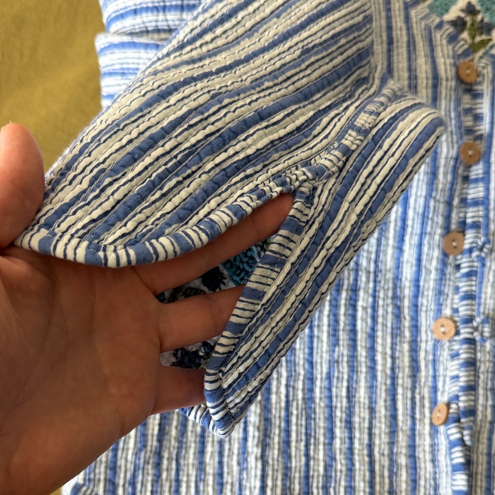 Reversible Striped or flower Button-Front light weight quilted jacket - Picture 3 of 6